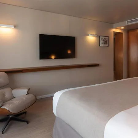 Dazzler By Wyndham Montevideo Hotel Exterior photo